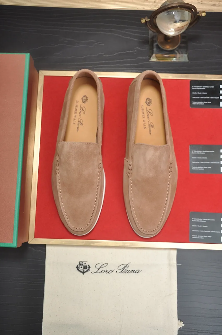 Men's shoes 💰400💶[𝐥𝐨𝐫𝐨 𝐏𝐢𝐚𝐧𝐚] [Couple model] High-end quality, affordable price, LP classic loafers, Italian treasure brand, the only brand that can match Hermès! Only after wearing it do we know that we can’t live up to our feet. Women’s code: 35-40 (customized sizes 34, 41, 42 are non-returnable) Men’s code: 38-44 (customized 45, 46, 47, 48 are non-refundable) Fabric: Customized imported cashmere Lining: Customized imported fetal cowhide Foot: Imported benzene-dyed calfskin Outsole: Exclusive original glass rubber outsole